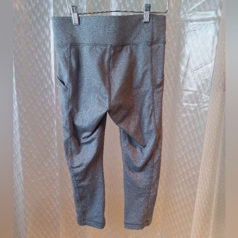 Cascade Sport Performance Capris Size S - Picture 4 of 9